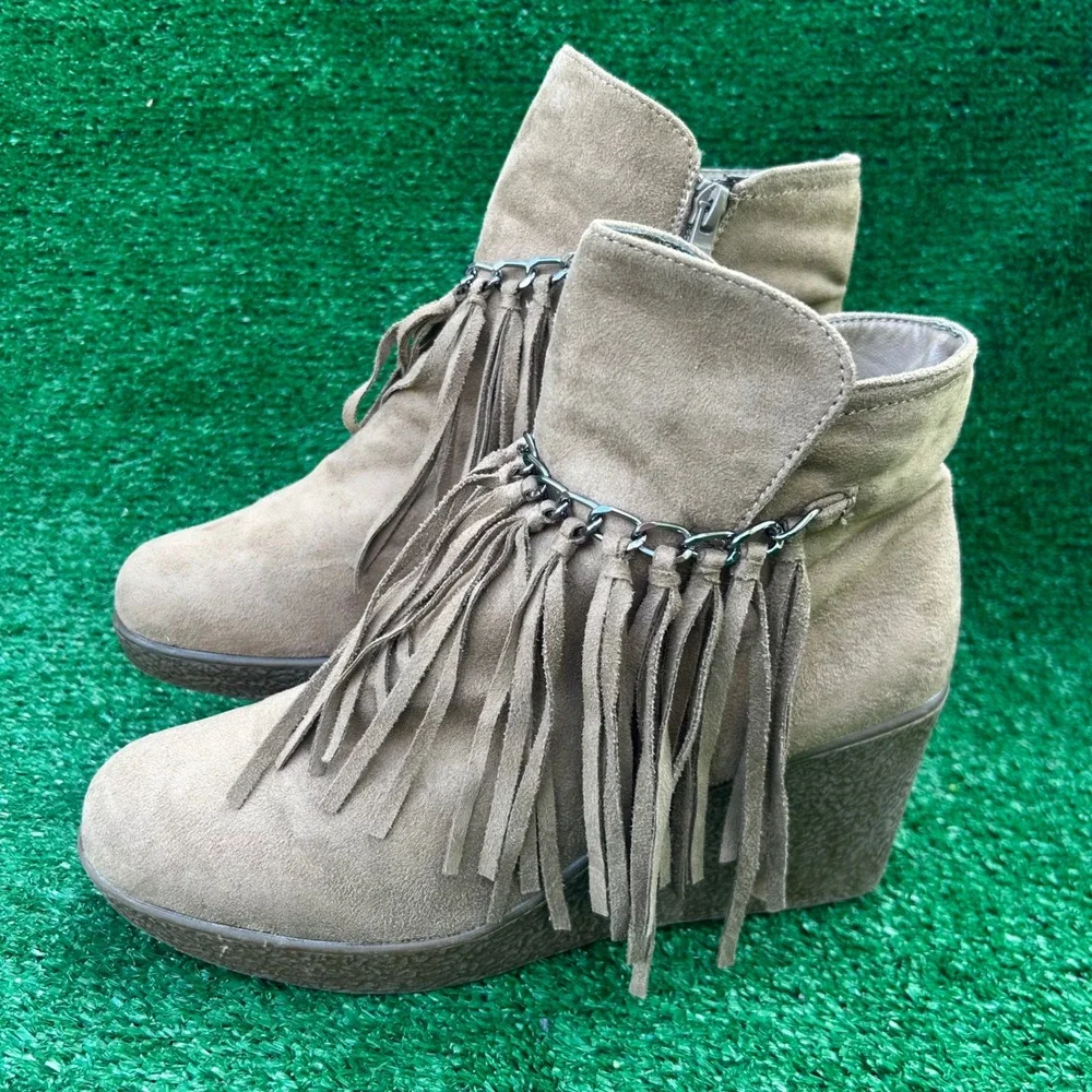 Aldo‎ Taupe Suede Fringe Wedge Ankle Boots Women Size 9 Chain Detail